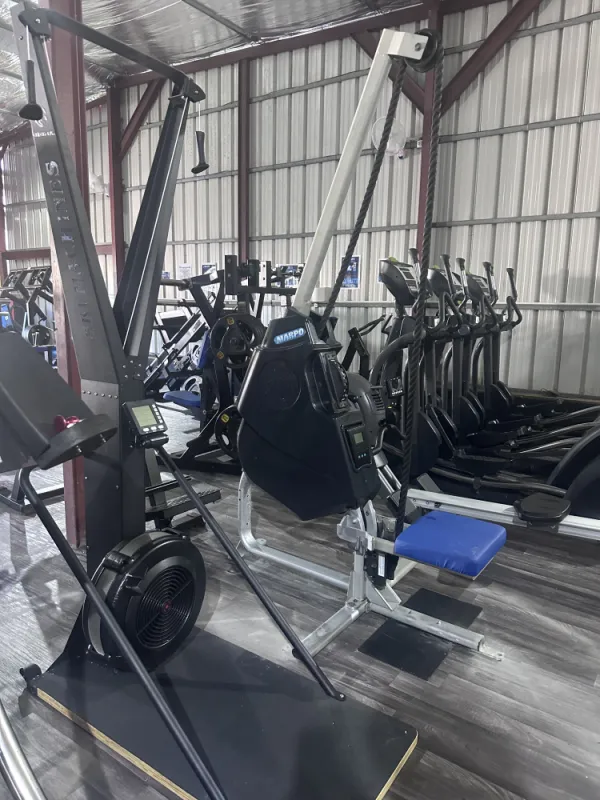 Le Concept Old School de la salle de Sainte-Suzanne , Saint-André, AMS Fitness & Coaching